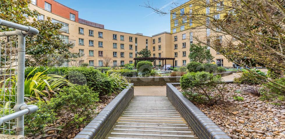 Stunning modern 2 bed 2 bath in a portered development mins to tube  Eden Grove, Holloway